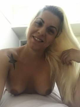 Blonde Tattoofee aus Wien,Österreich